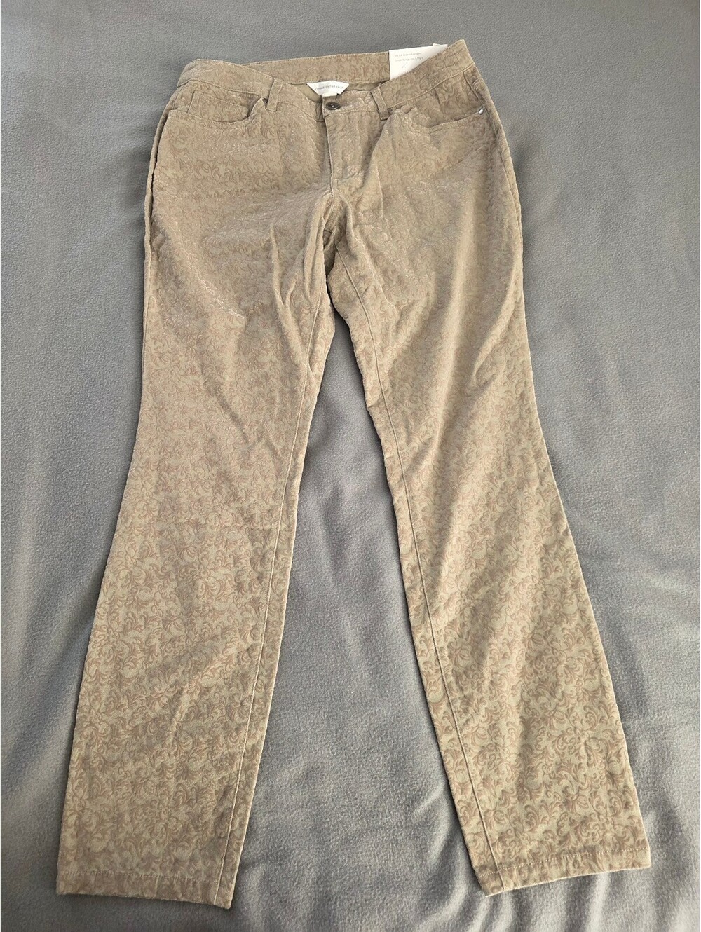 Christopher & Banks Women’s Size 8 Modern Fit Tapered Leg Embossed Pants NWT